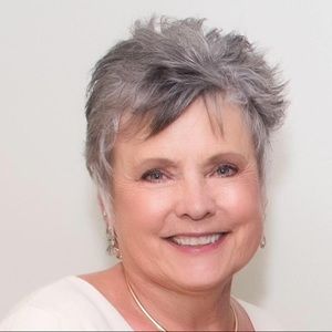 Meet your Posher, Lois